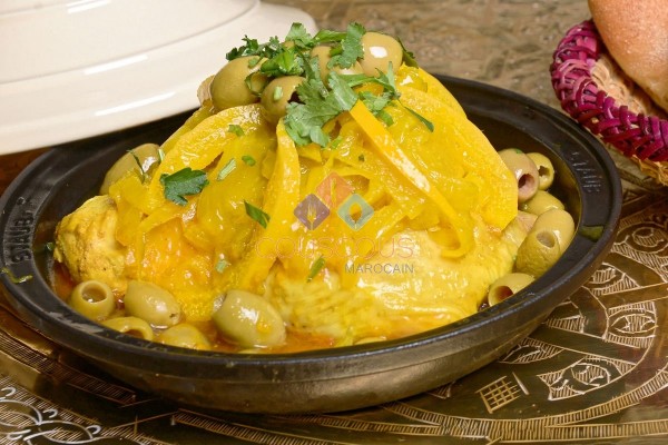 Tajine Poulet Fermier  Petites Olives et zestes de Citron Confit en livraison et a emporter